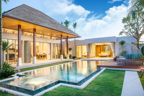 Pool house ideas | Photo by stock_SK / Shutterstock