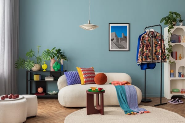 Couleurs tendance en décoration d'intérieur pour 2025 – salon coloré